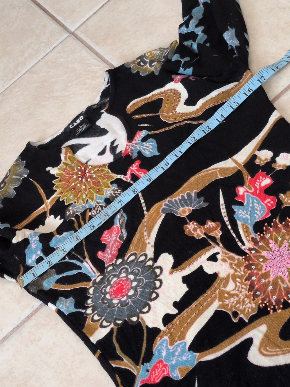 CABO Floral Embellished Sweater Size Small - Picture 4 of 5